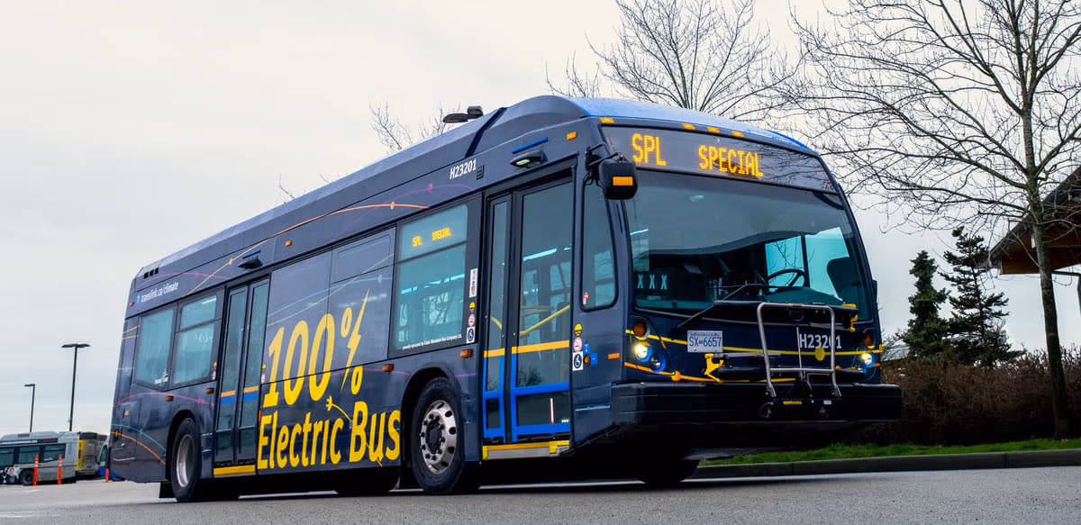 Battery electric bus at 22nd st station