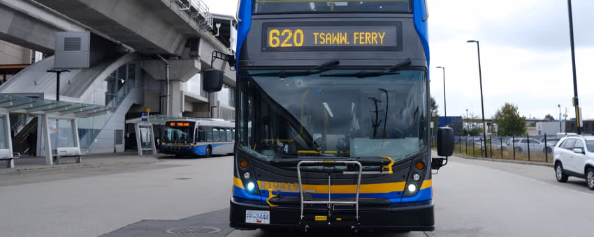 The 620 bus laying over at Bridgeport Station