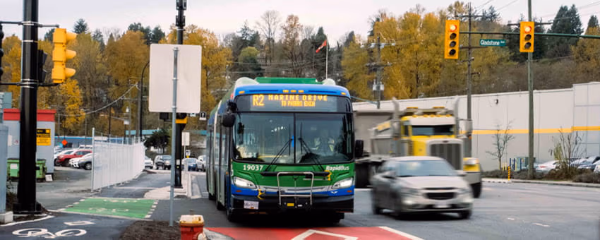 The R2 Marine Drive RapidBus in the transit priority lane