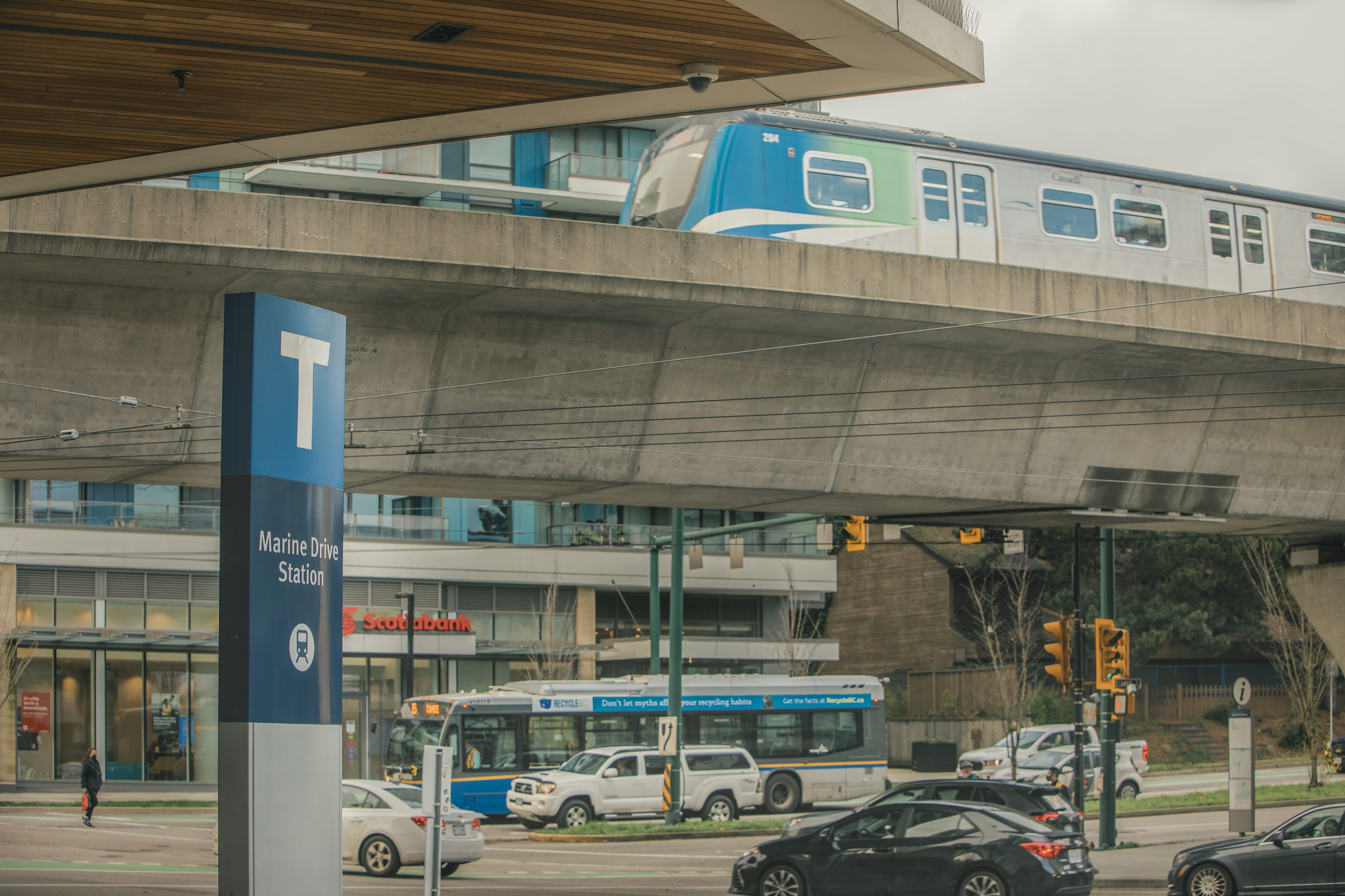 Canada Line and bus at Marine Drive Station