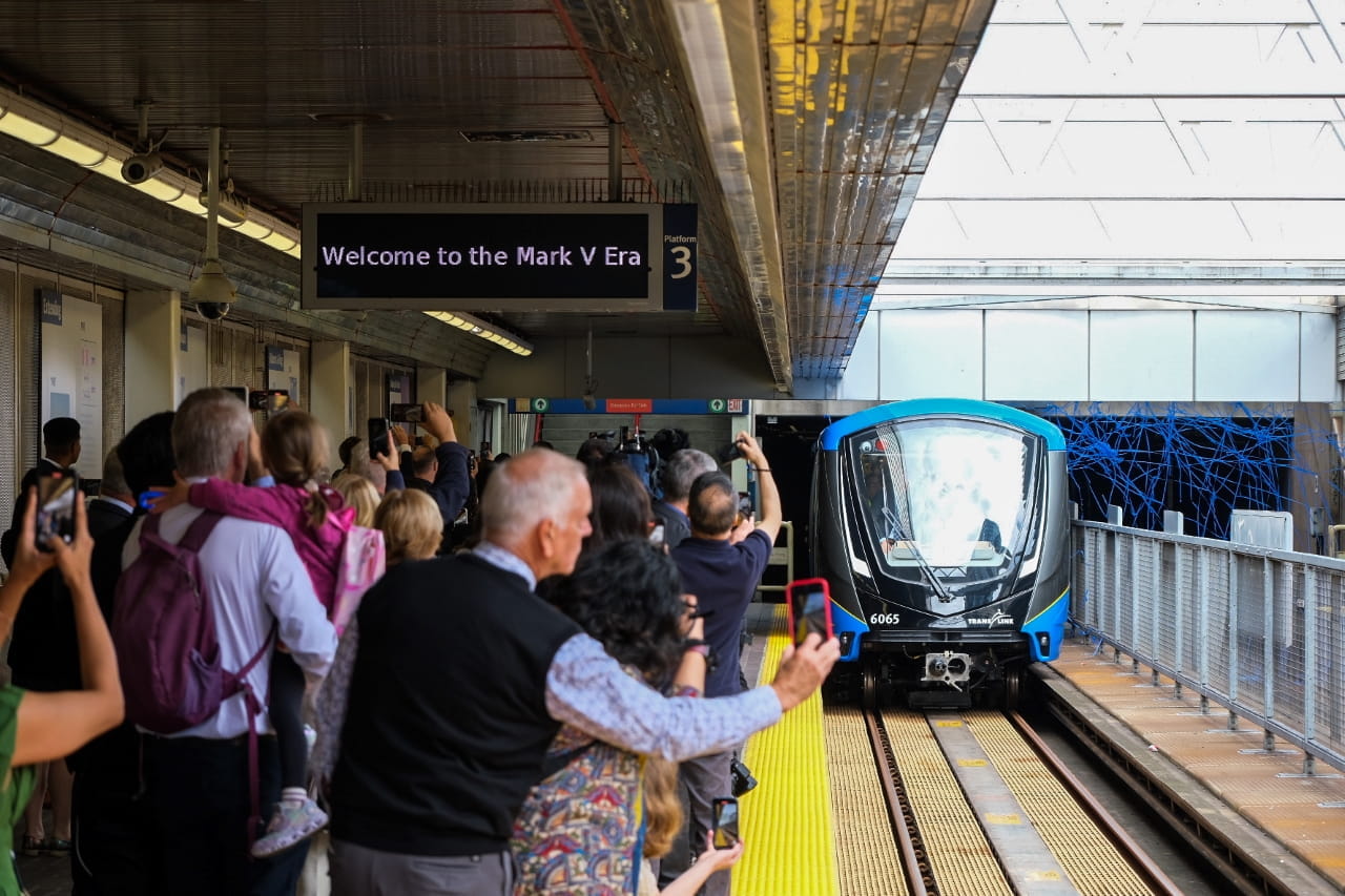 Crowds of people are waiting to see the Mark V officially enter service in July 2025